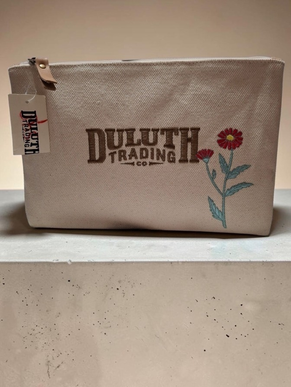 Duluth Trading Co Cream Canvas Floral Cosmetic Pouch with Embroidered Logo Nwt